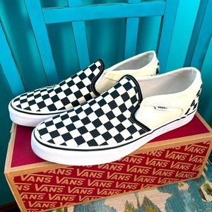 Women’s black and white checkered slide in shoe